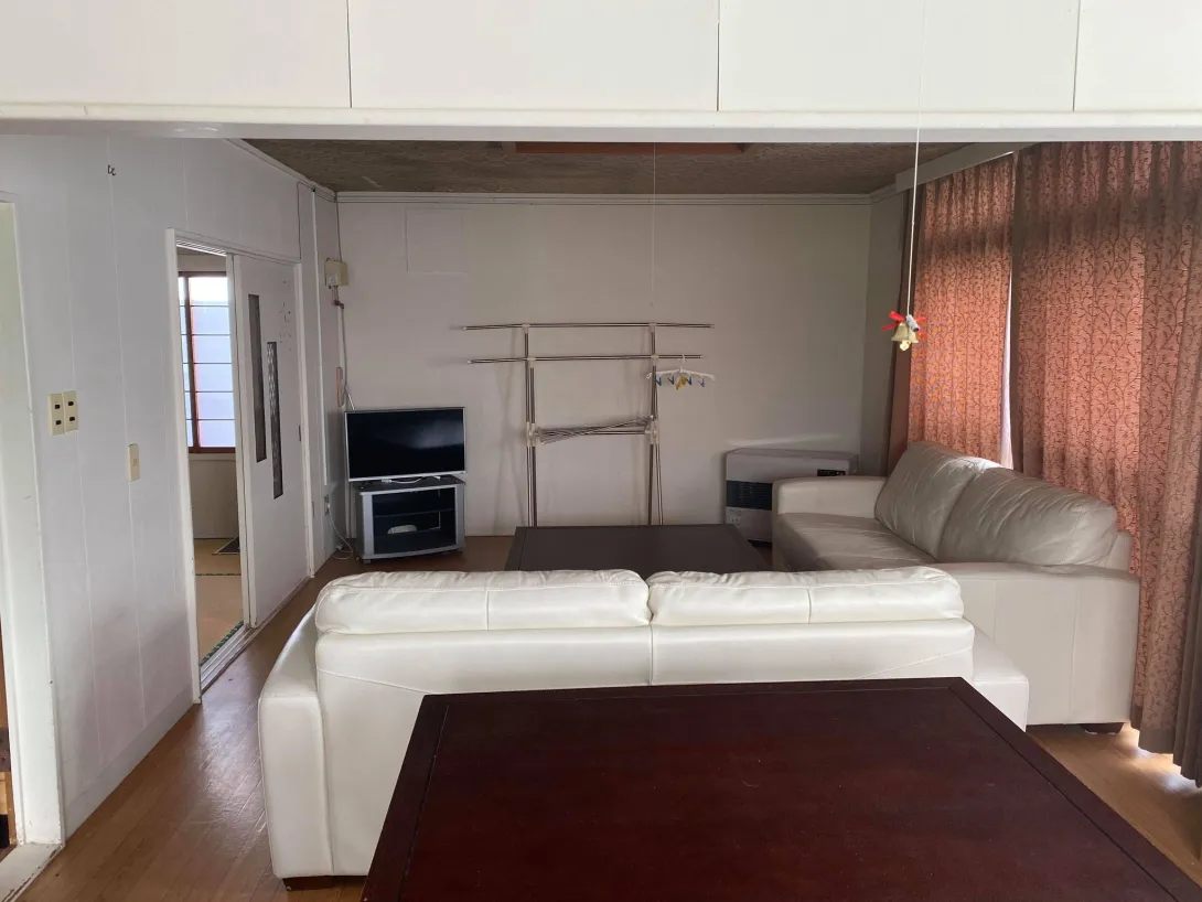 Living #1